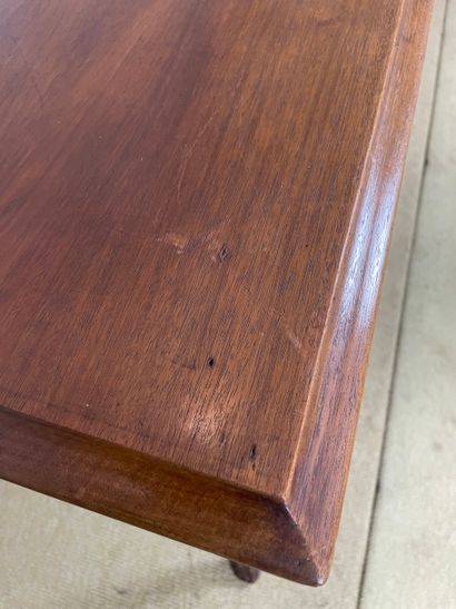 Table de milieu ou petit bureau en bois naturel...