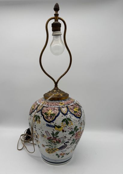Lot de 4 lampes de table
Ensemble comprenant...