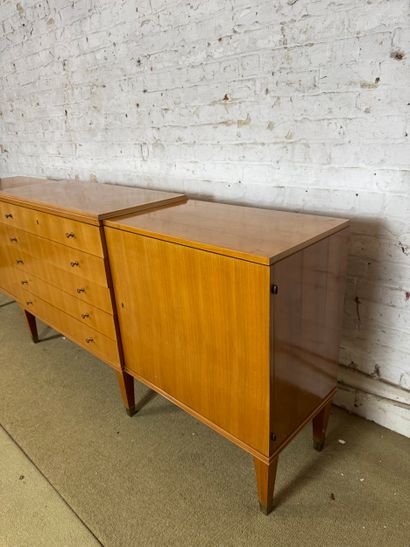 Enfilade moderniste en bois, travail du milieu...