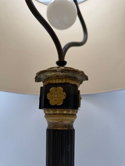 Lot de 4 lampes de table
Ensemble comprenant...