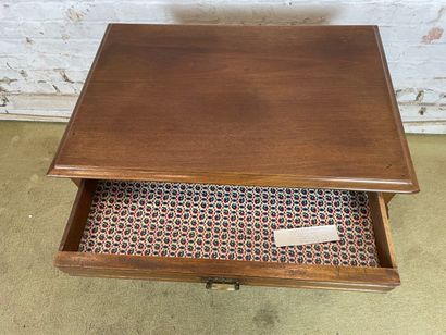 Table de milieu ou petit bureau en bois naturel...