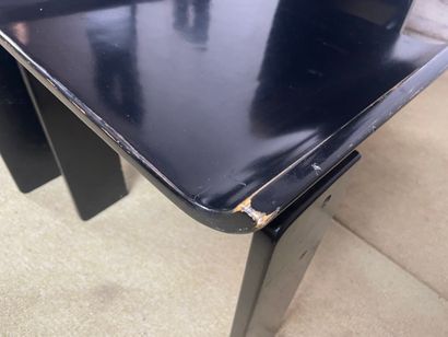 Suite de six chaises modèle Diago par Edoardo...