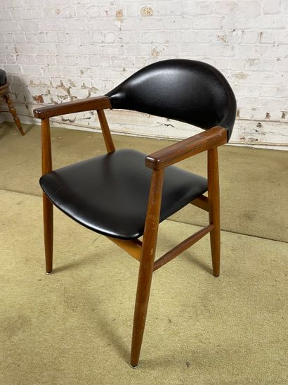 Chaise en bois dans le goût de Kurt 0stervig...