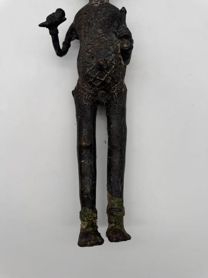 African copper-alloy sculpture - Male figure
Sculpture...