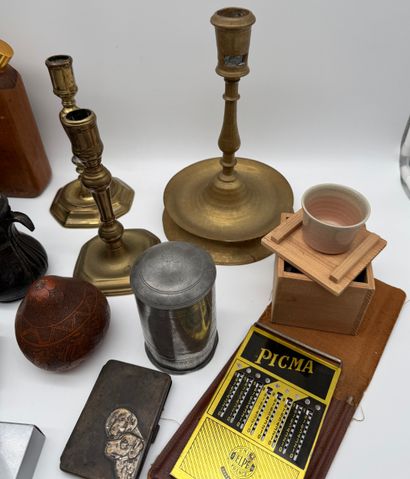 Important lot de bibelots divers (carton...