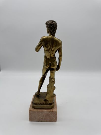 David statue in copper alloy on marble base
Sculpture...
