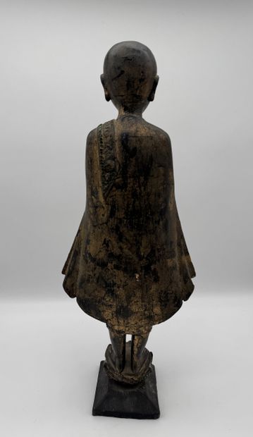 Asian-style wooden statue - Mandalay-type...