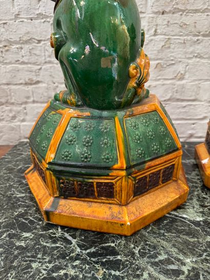 Pair of glazed ceramic temple lions (Chiens...
