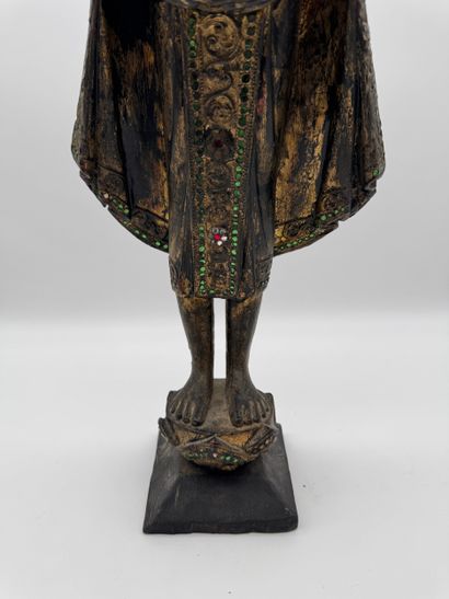 Asian-style wooden statue - Mandalay-type...