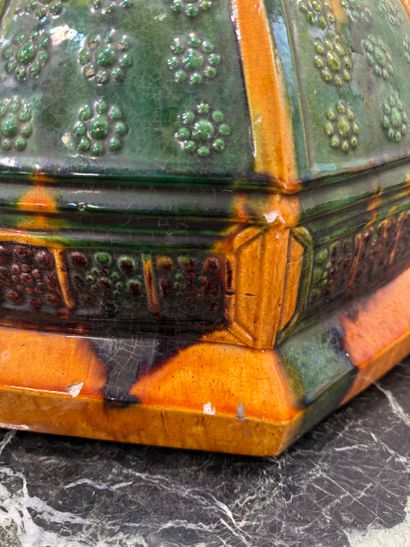 Pair of glazed ceramic temple lions (Chiens...