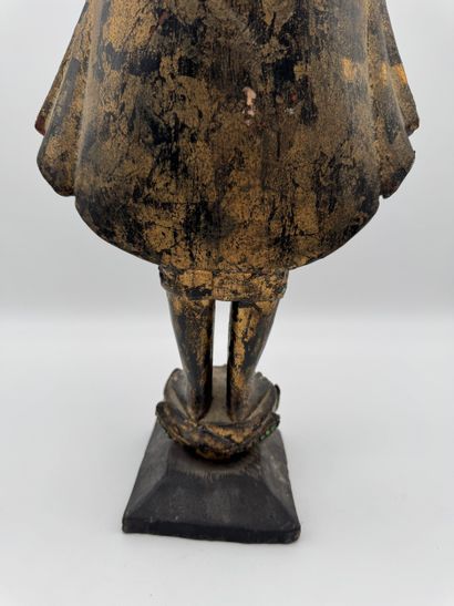 Asian-style wooden statue - Mandalay-type...