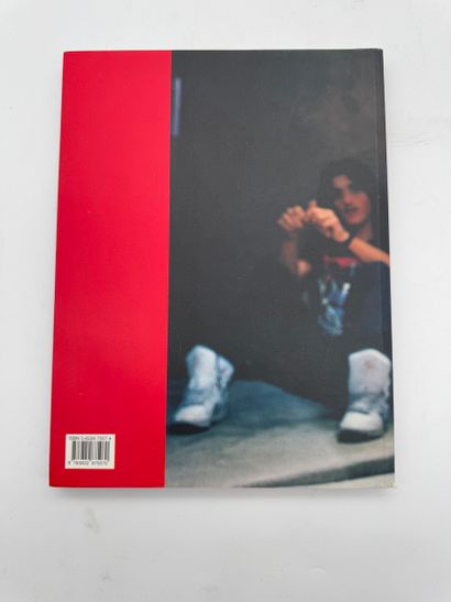 Collective - Emotions and Relations - TASCHEN
Published...