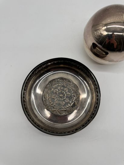 Set of two modernist silver tableware items
Silver...