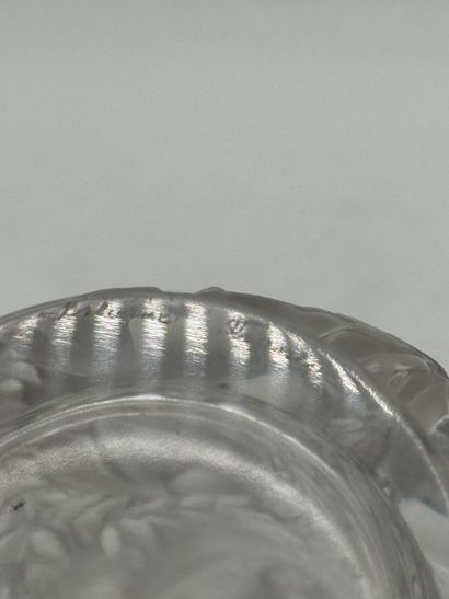 Lalique France Sparrow crystal vase
Transparent...