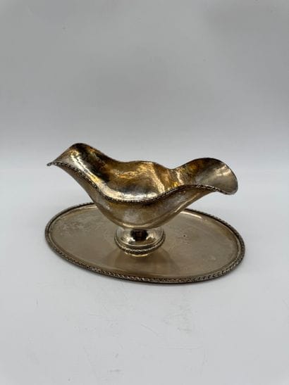 Sauce boat with silver 800 tray
Sauce boat...