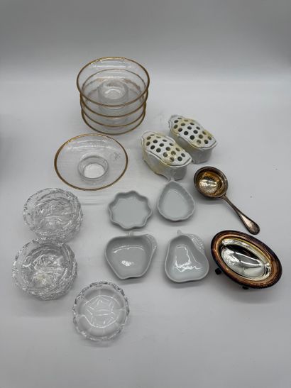 Batch of kitchen and tableware items


Please...