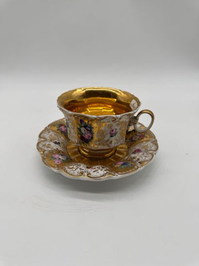Porcelain cup and saucer in the Chinese style
Porcelain...