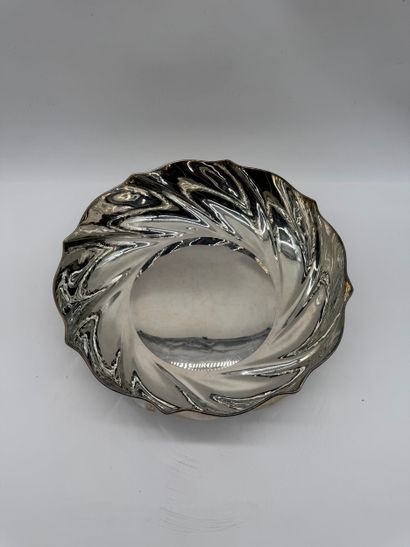 Large 800 silver table basket, Italy, circa...