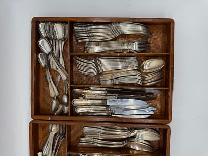 Ricci Argentieri Important table set in solid...