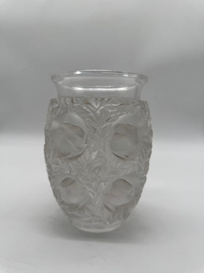 Lalique France Sparrow crystal vase
Transparent...