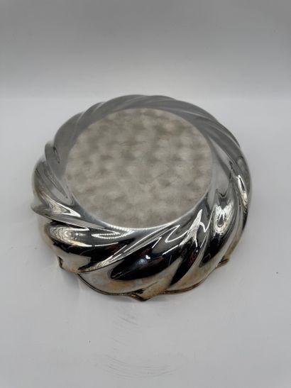 Large 800 silver table basket, Italy, circa...