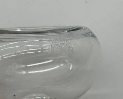 Set comprising a fruit bowl and a glass pocket...