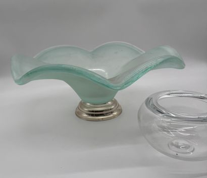 Set comprising a fruit bowl and a glass pocket...