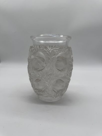 Lalique France Sparrow crystal vase
Transparent...