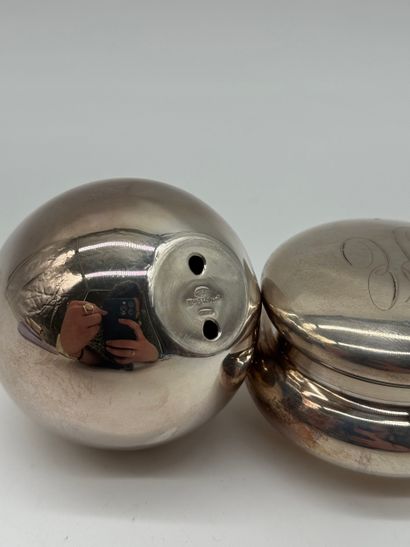 Lot of showcase items and accessories in...