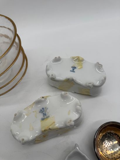 Batch of kitchen and tableware items


Please...