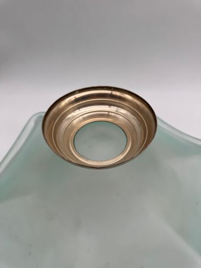 Set comprising a fruit bowl and a glass pocket...