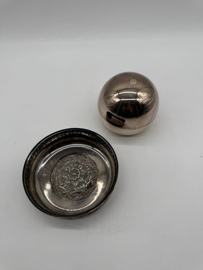 Set of two modernist silver tableware items
Silver...