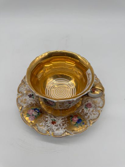 Porcelain cup and saucer in the Chinese style
Porcelain...