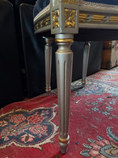 Bergère de style Louis XVI (XX siècle)
Bergère...