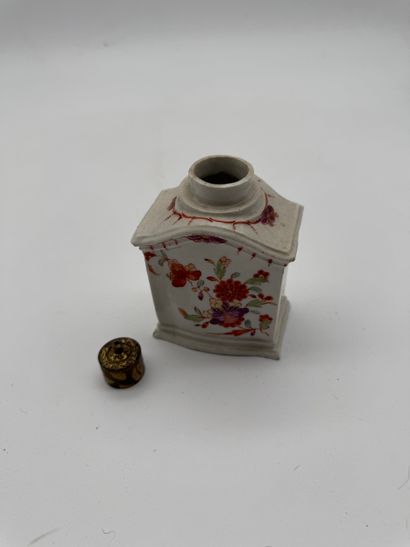 Porcelain tea set with floral design
Porcelain...