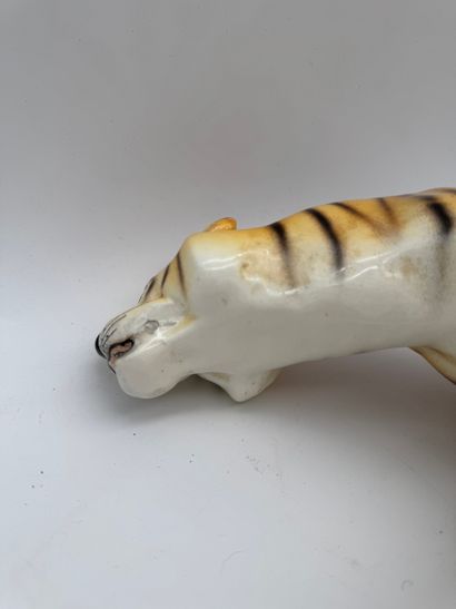 Otto Jarl (1856-1915), attributed to - Tiger
Porcelain...