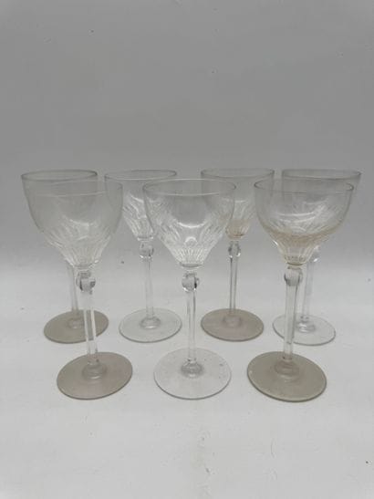 Suite of 7 crystal wine glasses Nestor model...