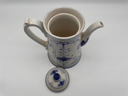 Sarreguemines - Porcelain coffee pot
White...