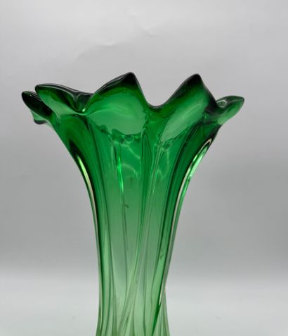 Murano (XX century) Green blown glass vase
Green...