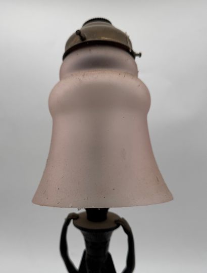 Lamp with Egyptian decoration, Art Deco style
Table...