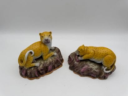 Pair of ceramic tigers - Staffordshire style
Two...