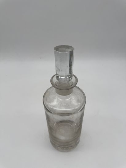 Crystal spirit decanter
Cylindrical, thick-bottomed...
