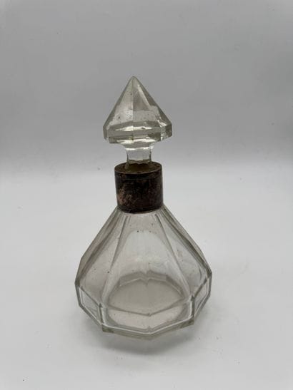 Cut crystal spirit decanter, 800 thousandths...