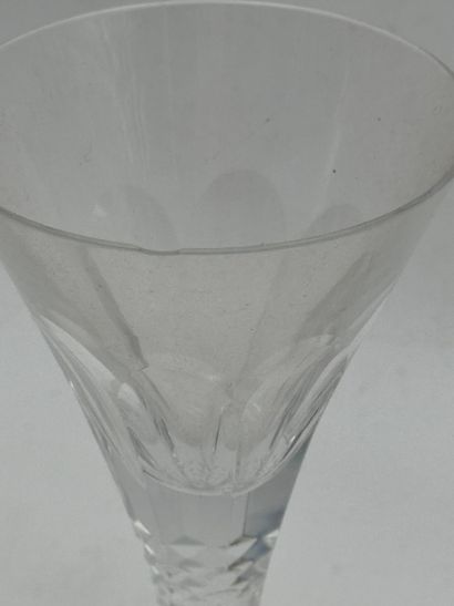 Set of 5 cut crystal champagne flutes
Set...