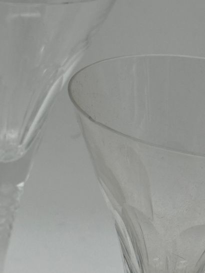 Set of 5 cut crystal champagne flutes
Set...