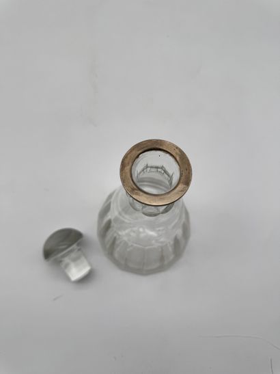 Carafe in cut glass, silver neck (800‰) 
Carafe...
