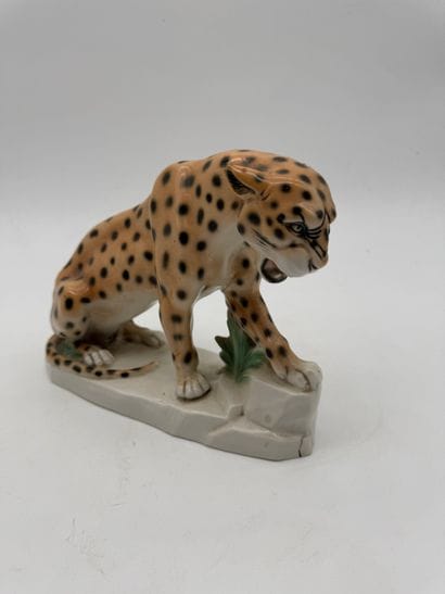 Sitzendorf Leopard
German porcelain depicting...