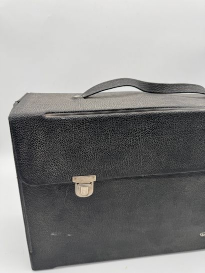 Rollei - P66A slide projector
Metal and plastic...