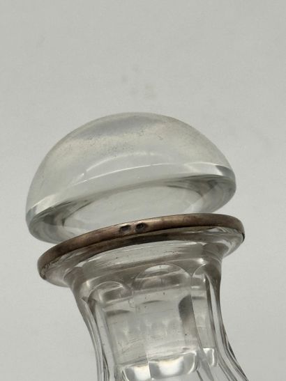Carafe in cut glass, silver neck (800‰) 
Carafe...