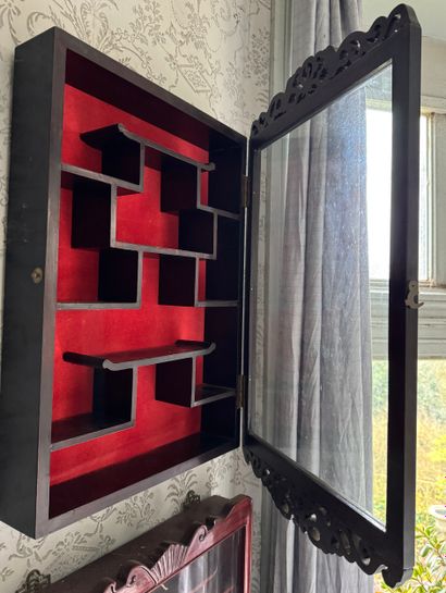 Vitrine murale dans le goût de Gabriel Viardot
Meuble...